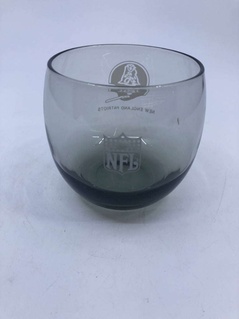 8 SHORT GREY GLASS PATRIOT GLASSES.