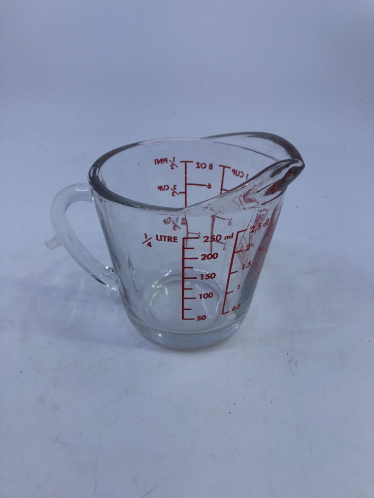ANCHOR HOCKING GLASS MEASURING CUP.