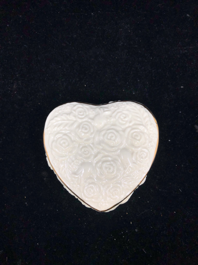 CREAM ROSE EMBOSSED HEART TRINKET STORAGE.