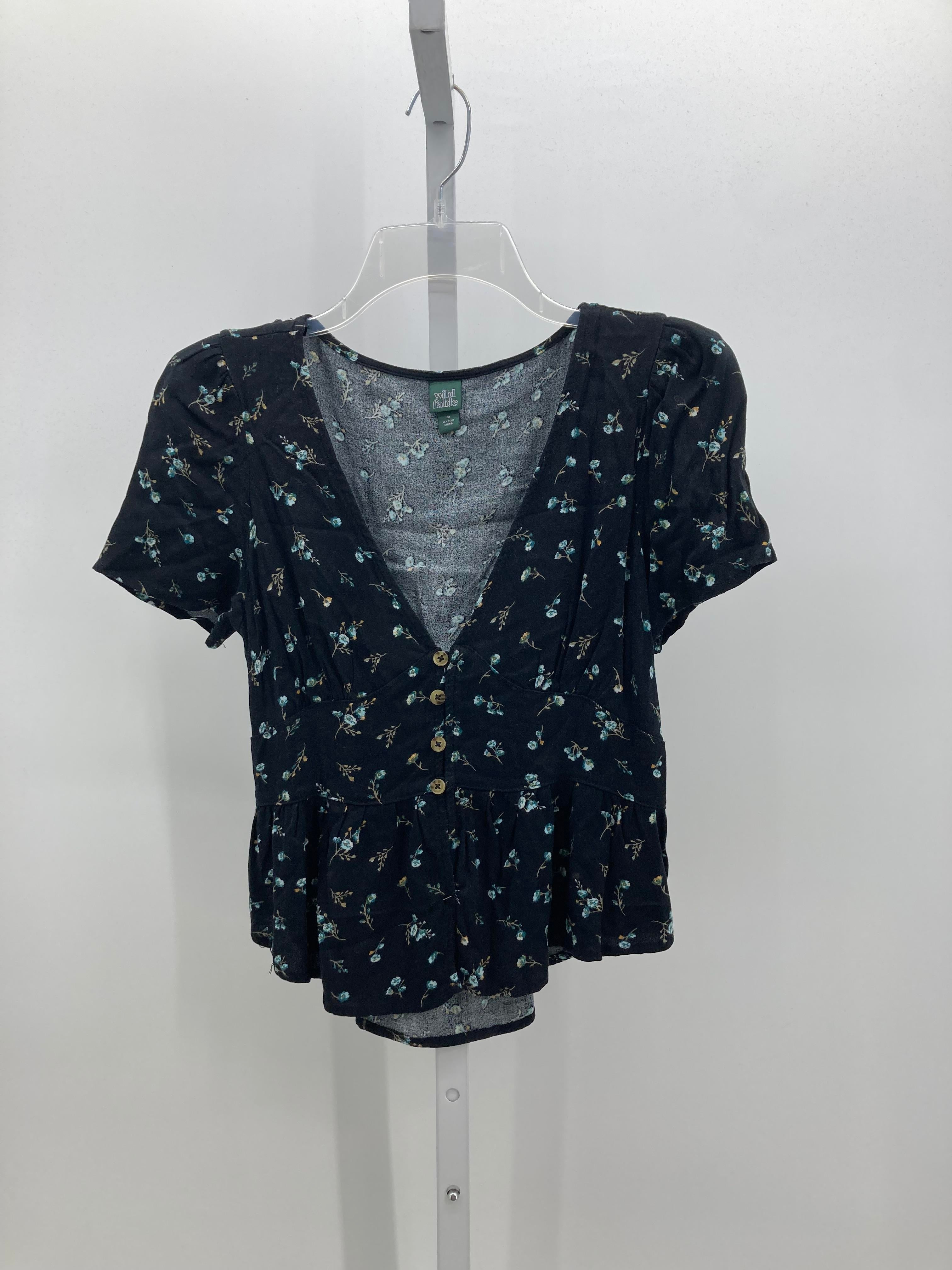 Wild Fable Size Medium Misses Short Sleeve Shirt