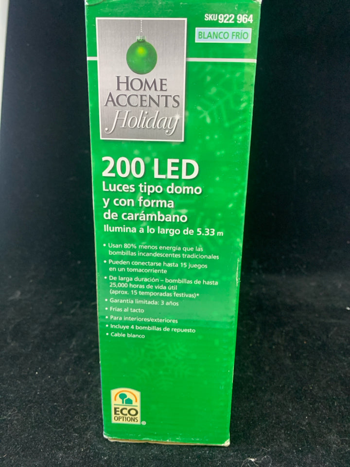 NIB DOME ICICLE LIGHTS 200 LED.