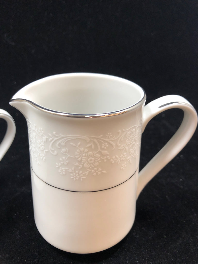 VTG SUGAR AND CREAMER.