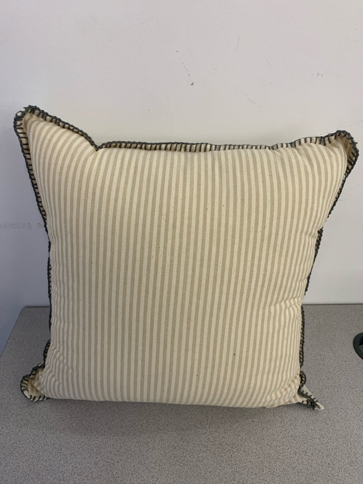 "HOME SWEET HOME" GREY/CREAM SQUARE PILLOW.
