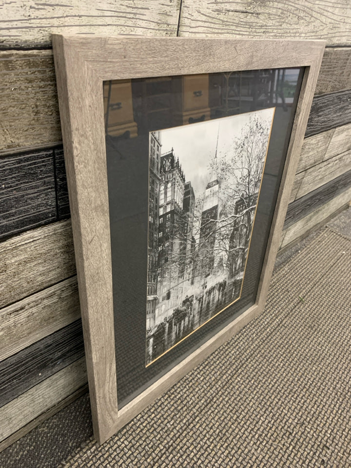 BLACK/WHITE NYC PHOTO IN GREY FRAME.