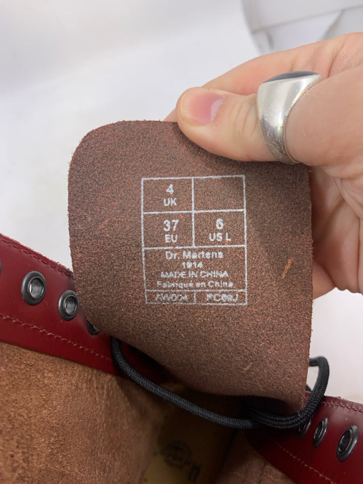 Dr. Martens Size 6 Juniors Boots