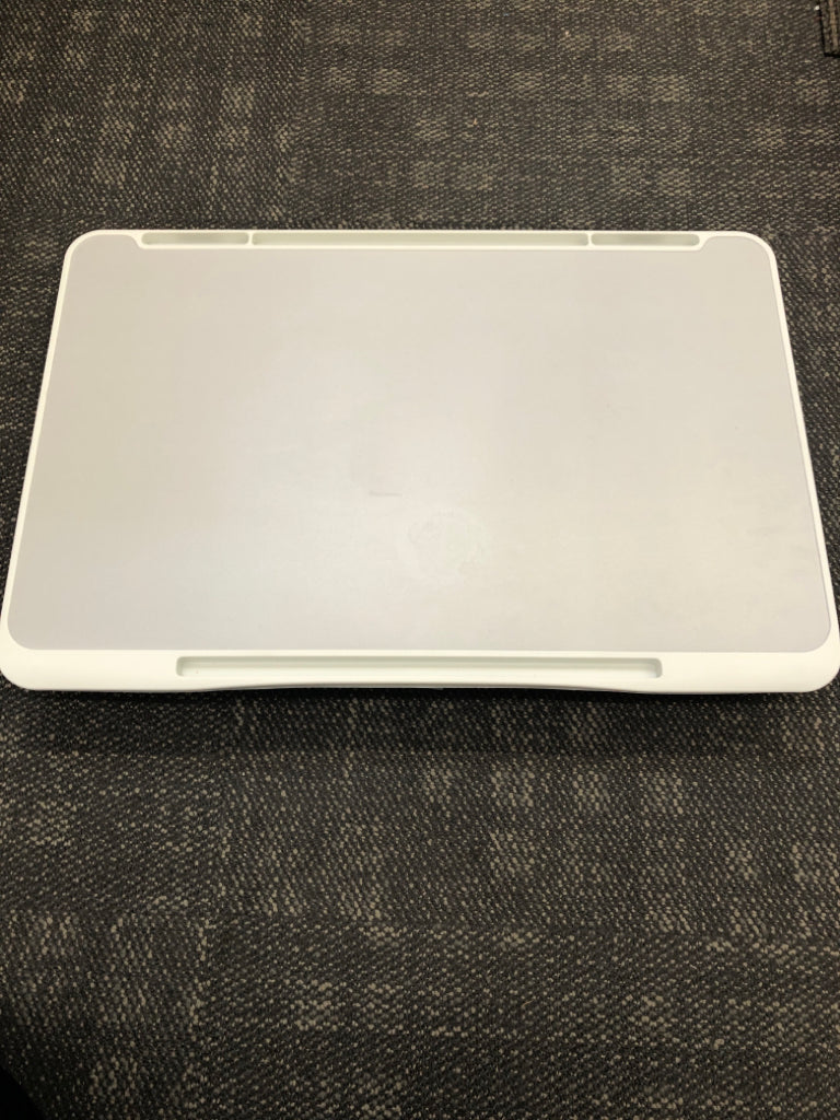 WHITE/GREY PLASTIC ADJUSTABLE COMPUTER LAP DESK.