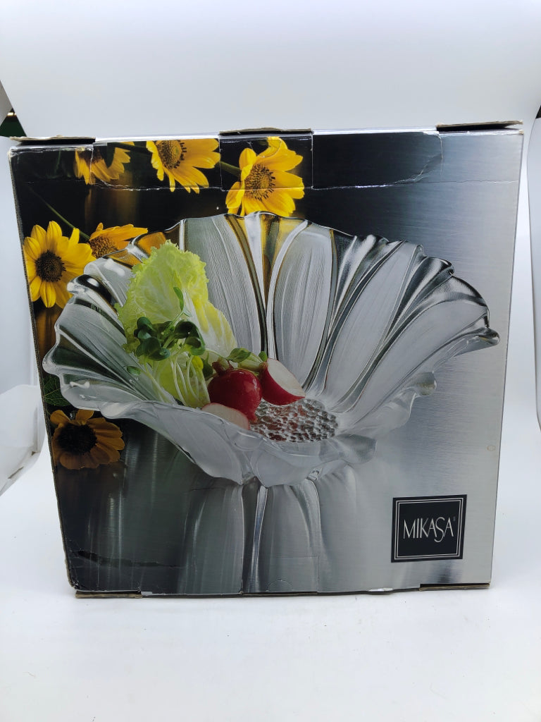 NIB MIKASA SUNFLOWER FROSTED WAVY BOWL.