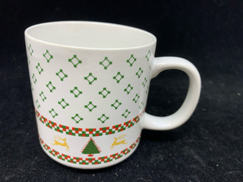 GREEN W TREE AND REINDEER MUG.