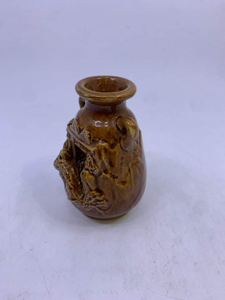 VTG BROWN EMBOSSED CERAMIC VASE.