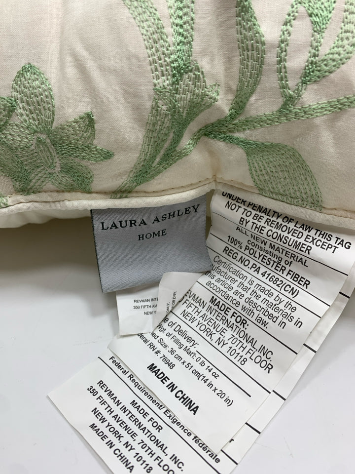 GREEN FLORAL ACCENT PILLOW.