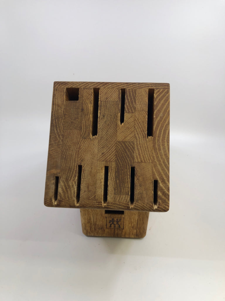 10-SLOT WOODEN KNIFE BLOCK J A HENCKELS.