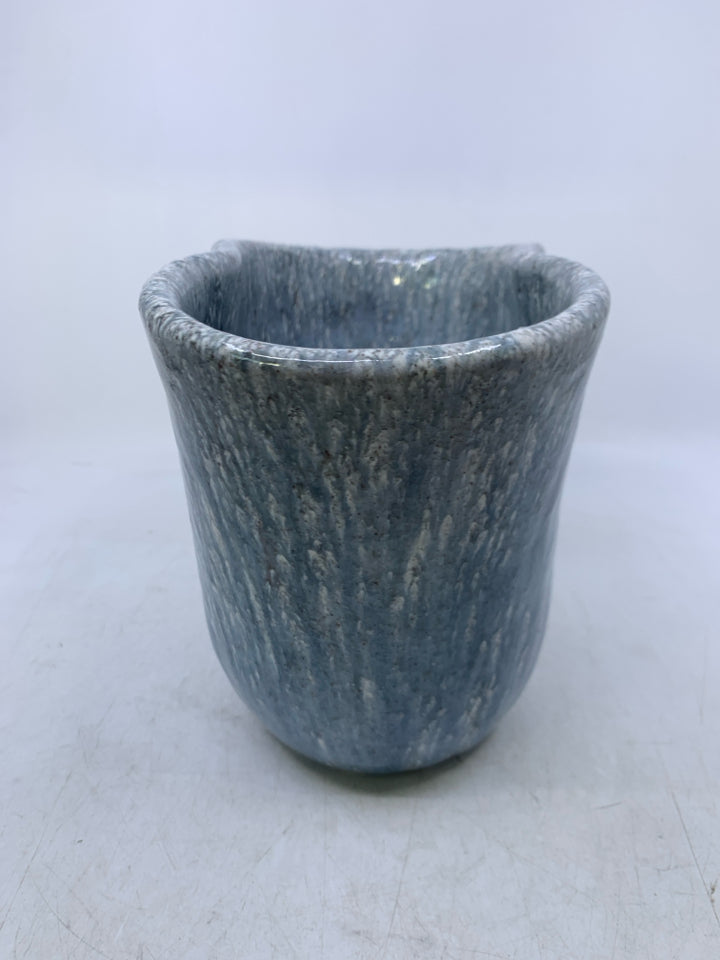 BLUE W/ WHITE DETAILS LARGE VASE.