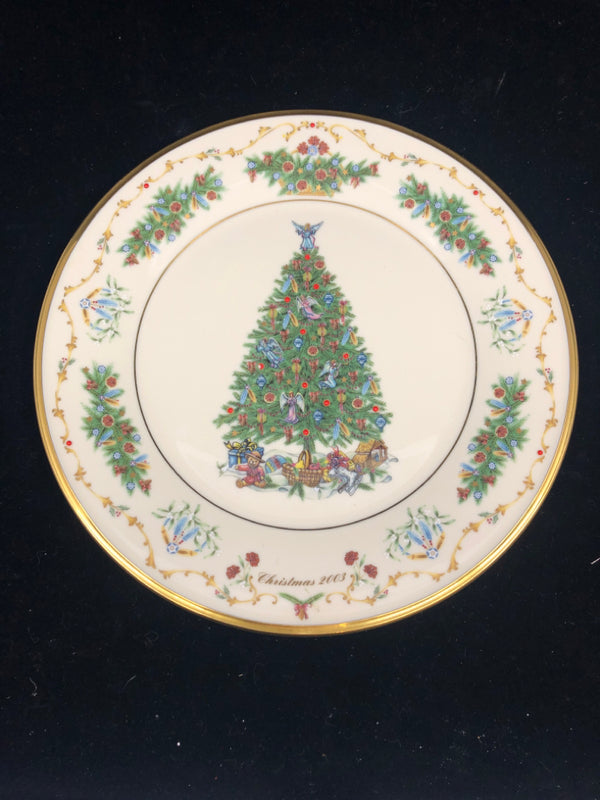 2003 LENOX PRESENTS CHRISTMAS TREE CANADA PLATE.