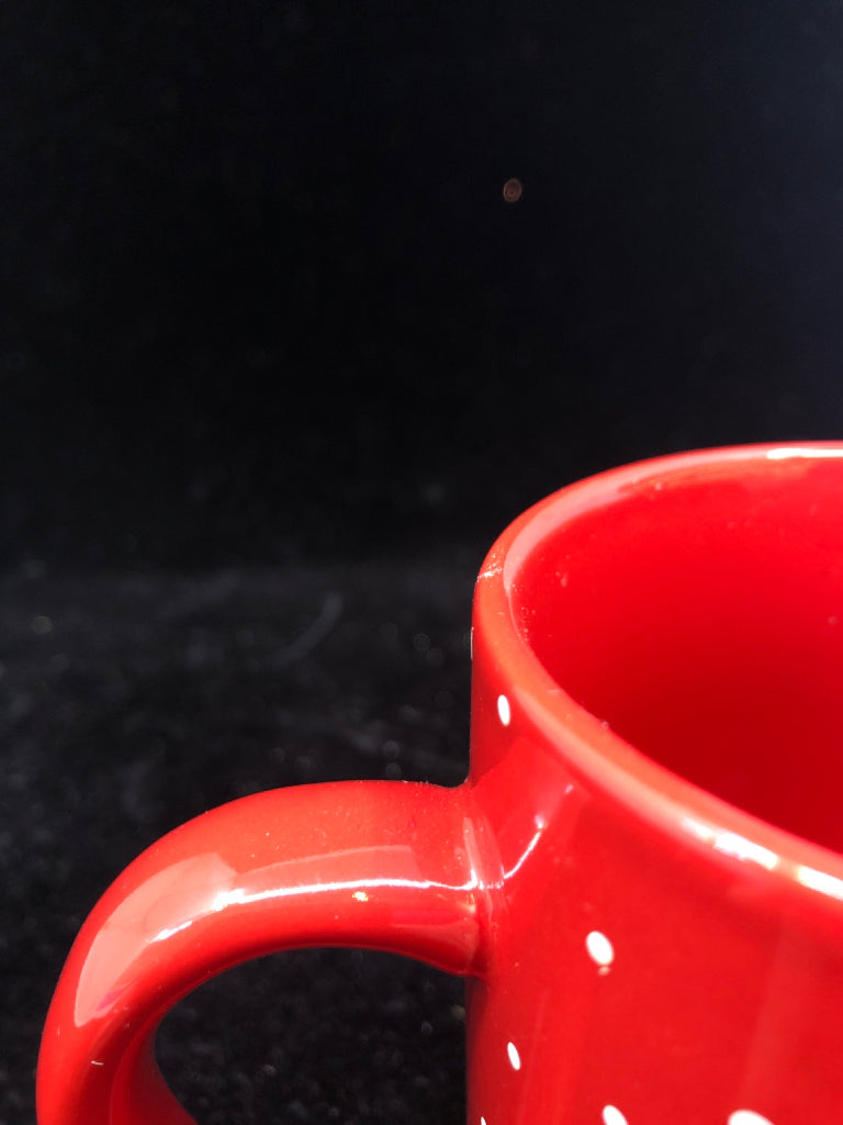 RED W/ SNOWMAN COFFEE MUG.