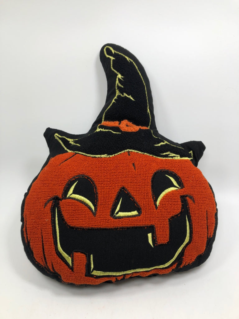EMBROIDERED PUMPKIN PILLOW.