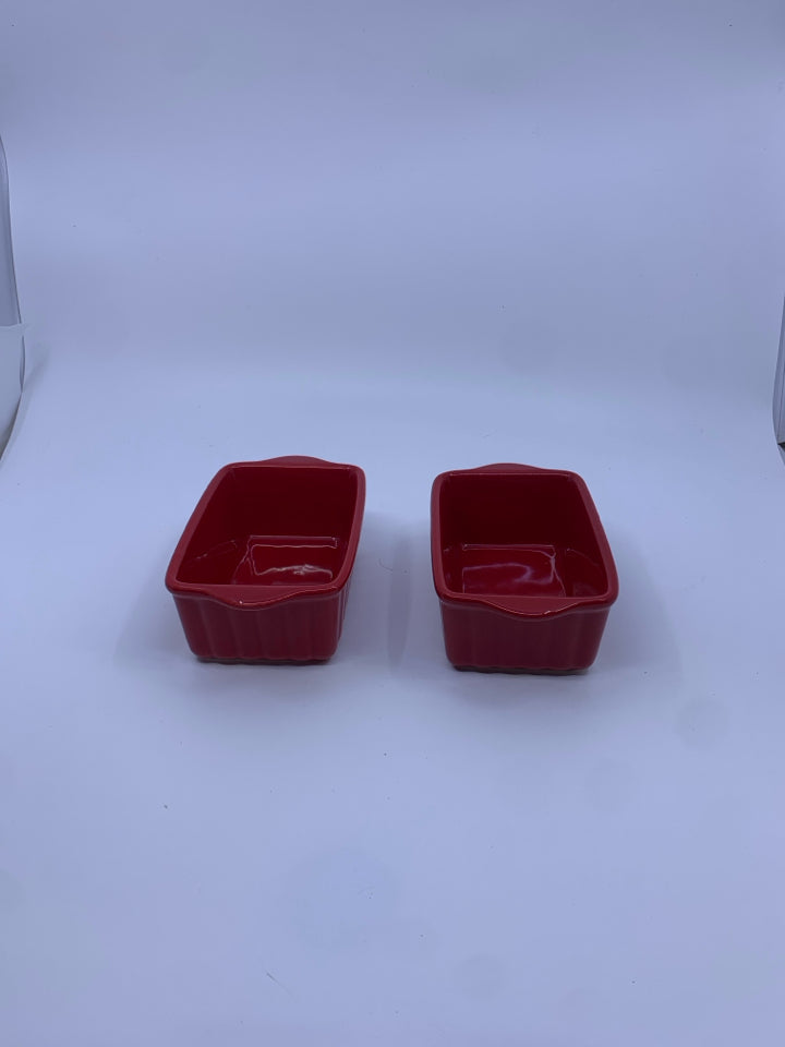 2 RED MINI RIBBED LOAF PAN.