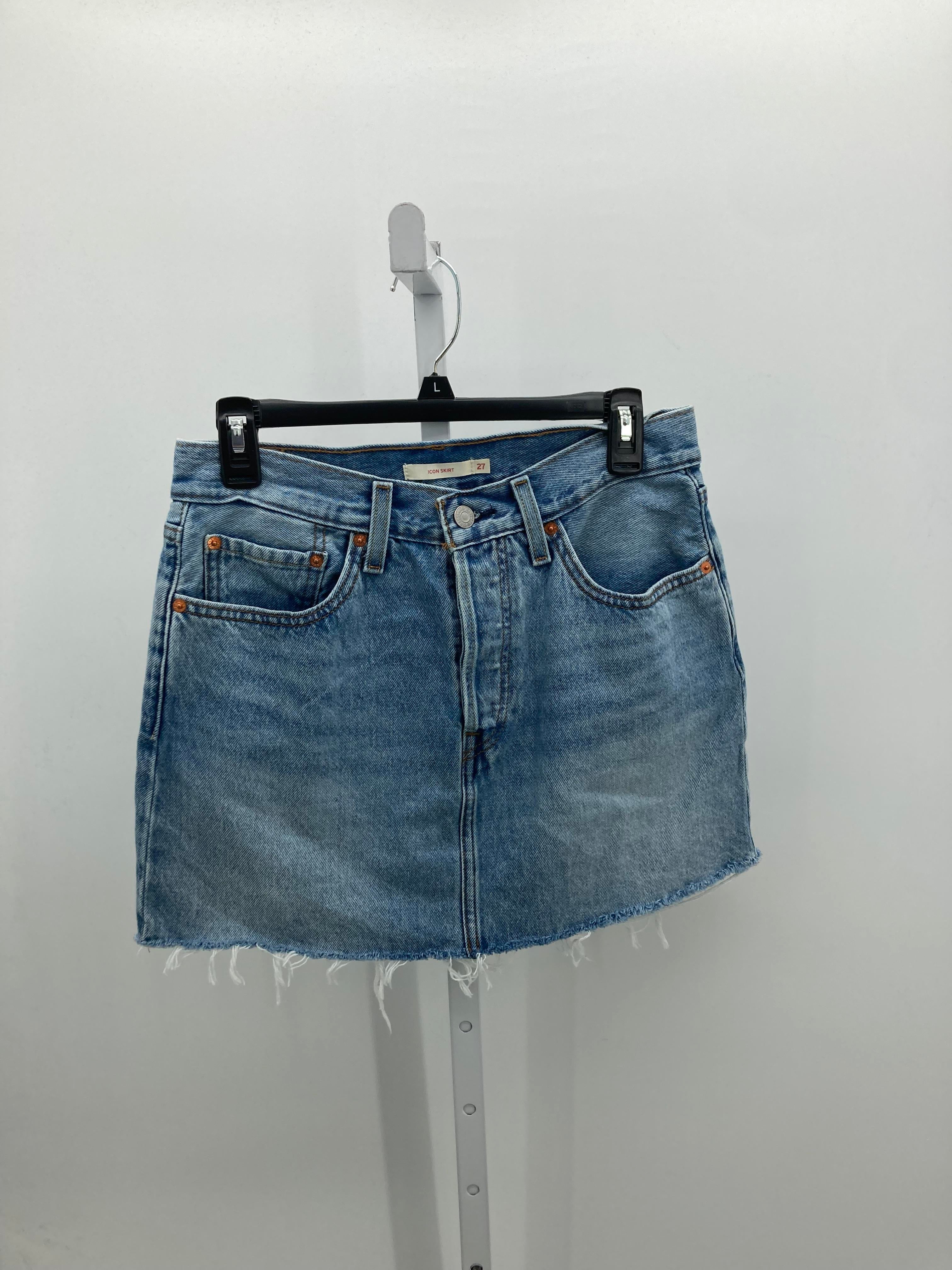 Levis Size 4 Misses Skirt