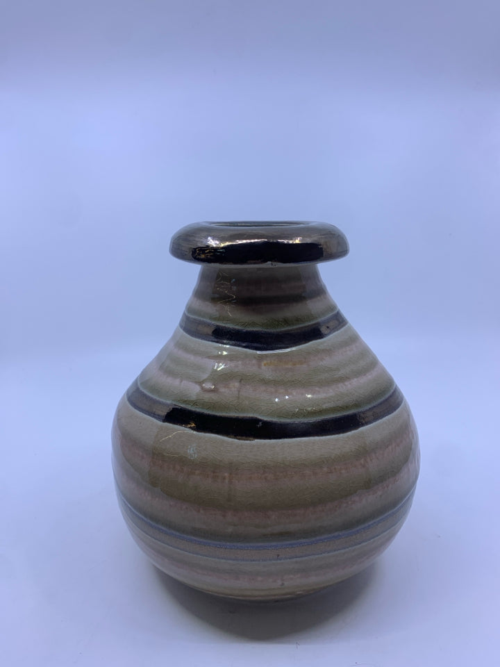 BROWN STRIPED ROUND VASE.