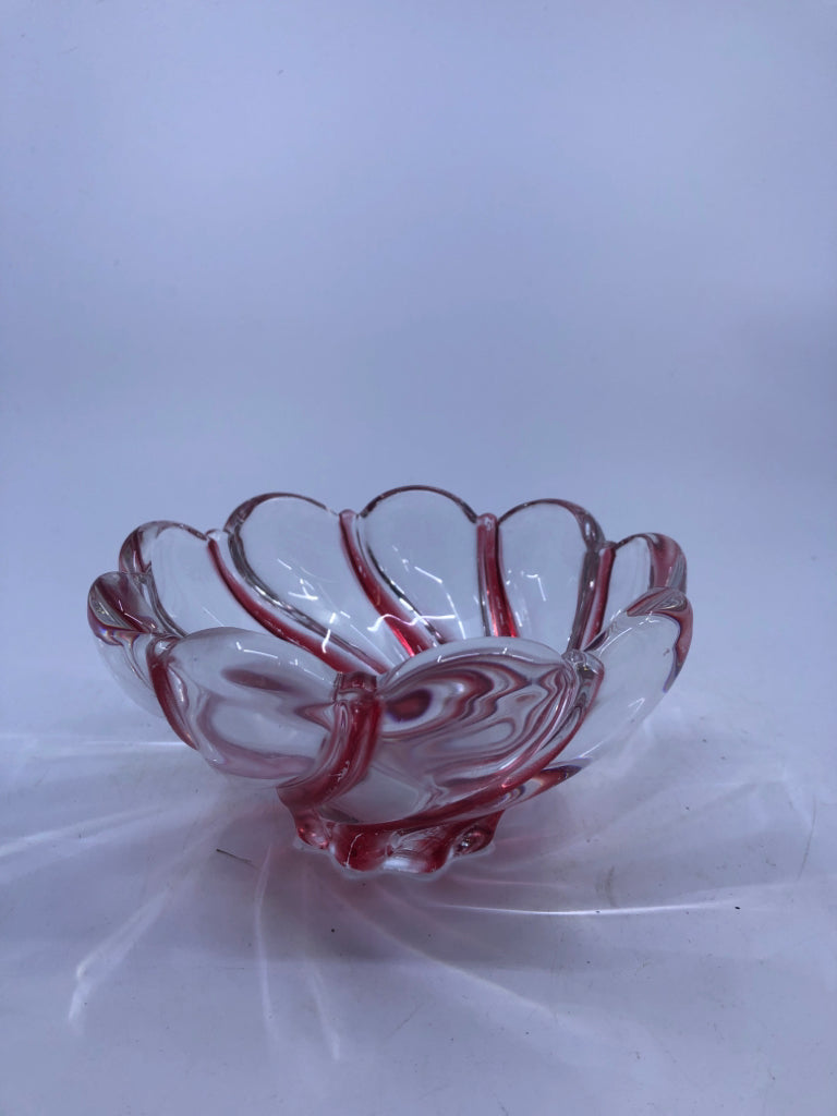 SCALLOP EDGE CLEAR GLASS W/RED BOWL.