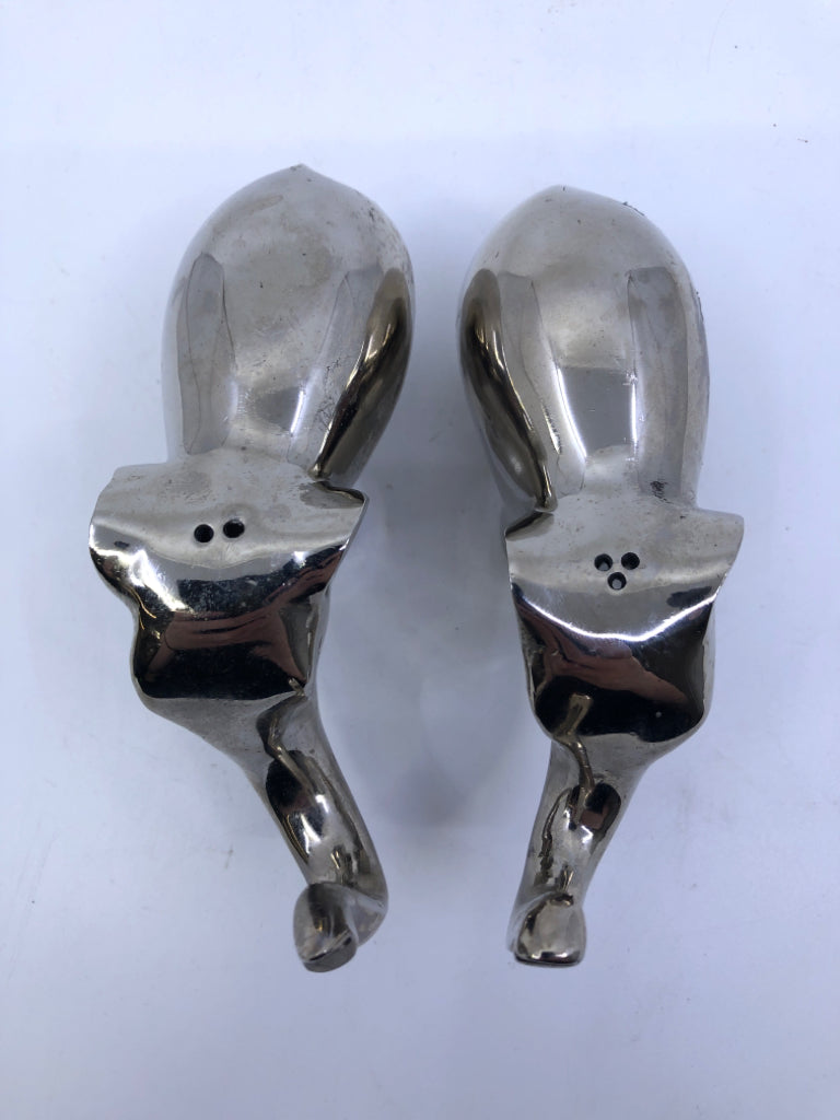HEAVY METAL SALT AND PEPPER SAHKERS.