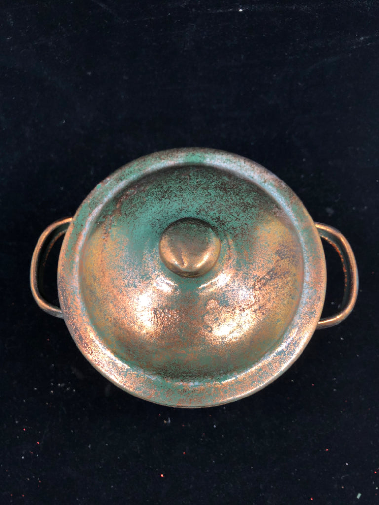 VTG METAL COPPER POT W LID.