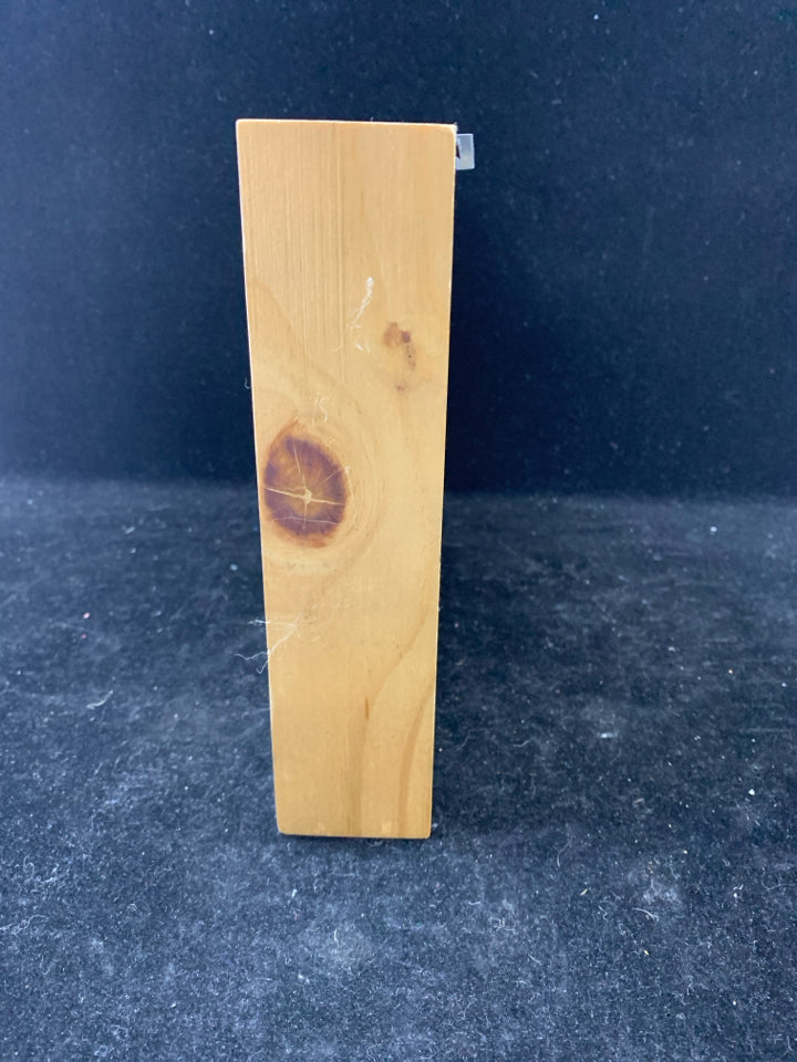 IT'S SO GOOD TO BE HOME -GOLD WALL HANGING W/WOOD FRAME.