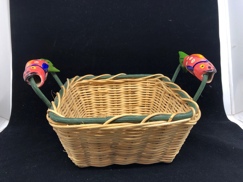 SQUARE BLONDE BASKET W/ GREEN TRIM CERAMIC SALMON HANDLES.