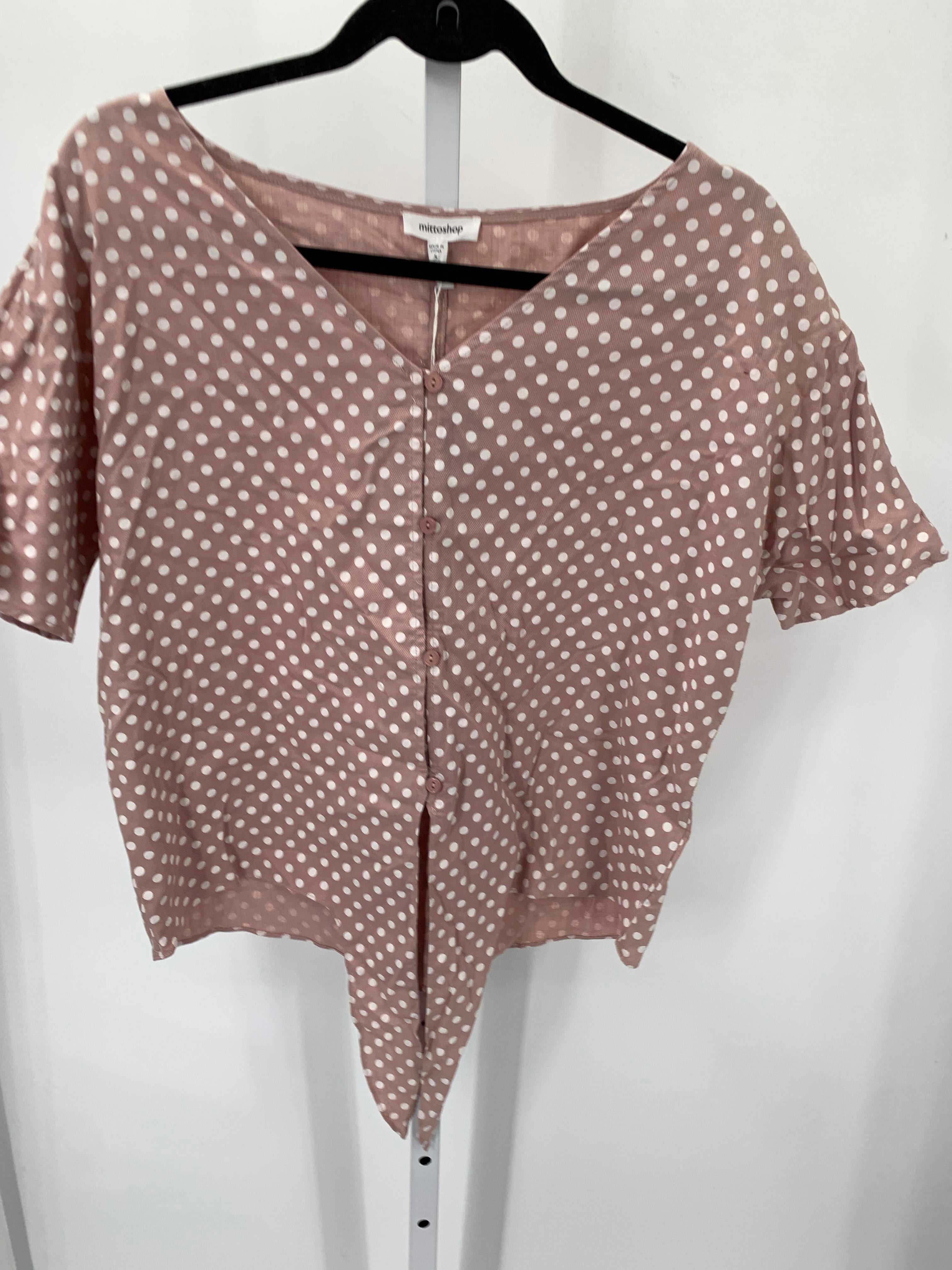 Size Small Juniors Short Sleeve Shirt