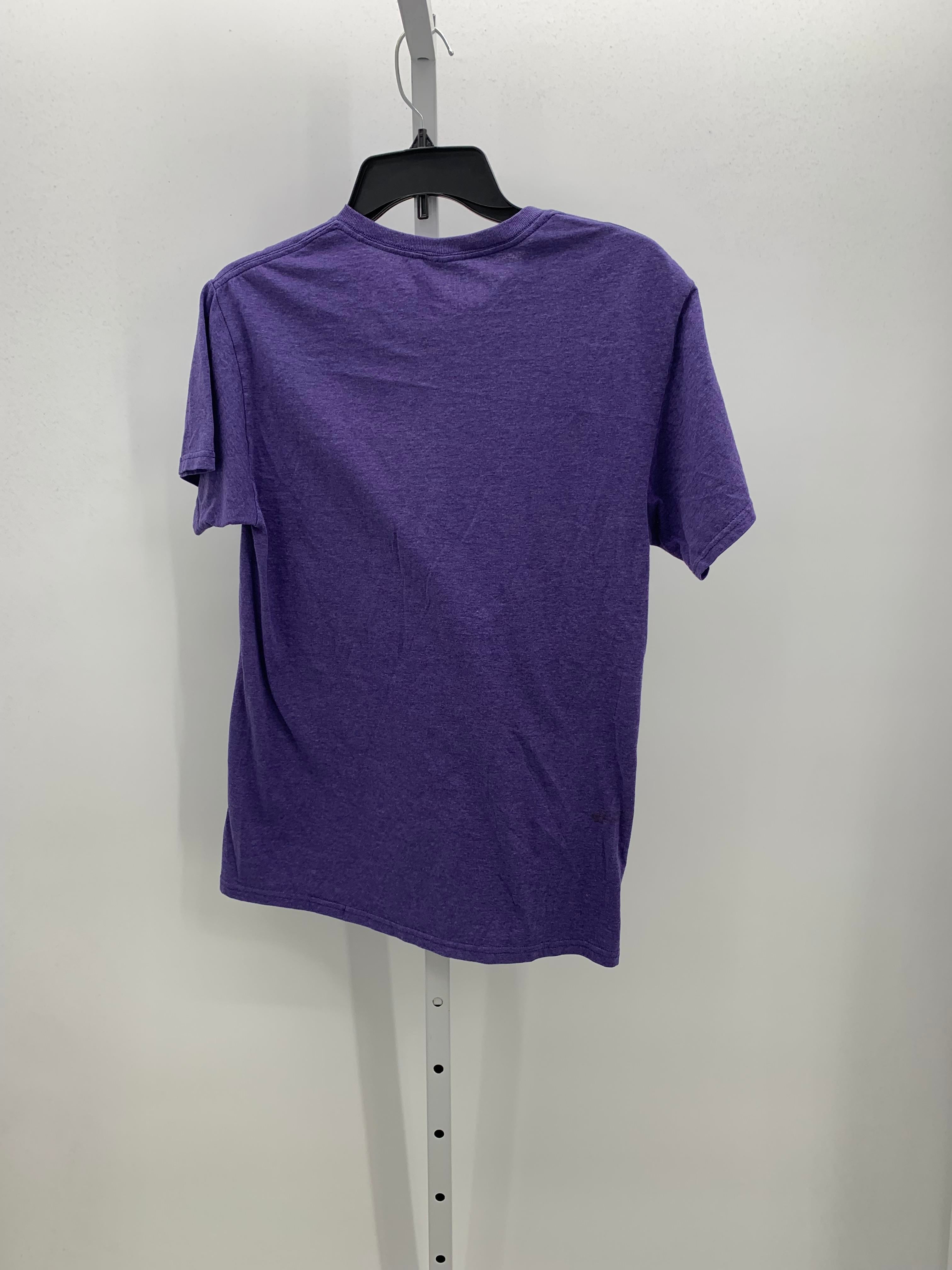 Size Small Juniors Short Sleeve Shirt