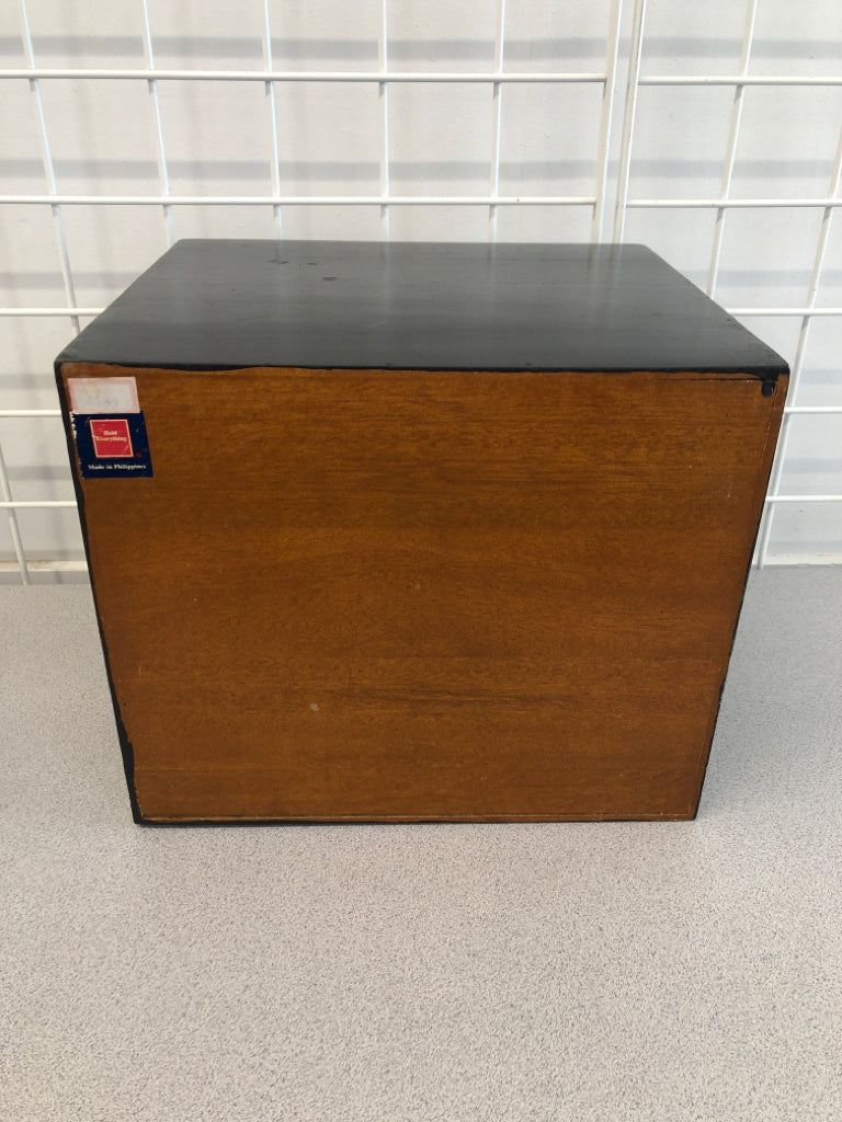 4-CUBBY BLACK ORGANIZER W/2 BINS.