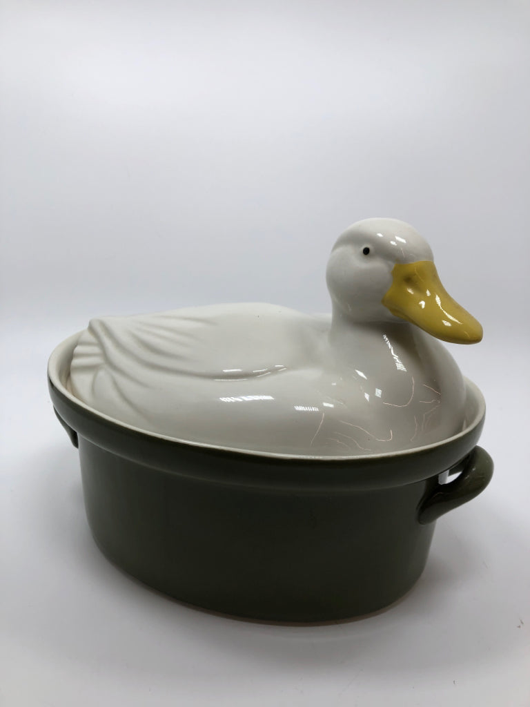 VTG CARBONE GREEN DUCK CASSEROLE DISH.