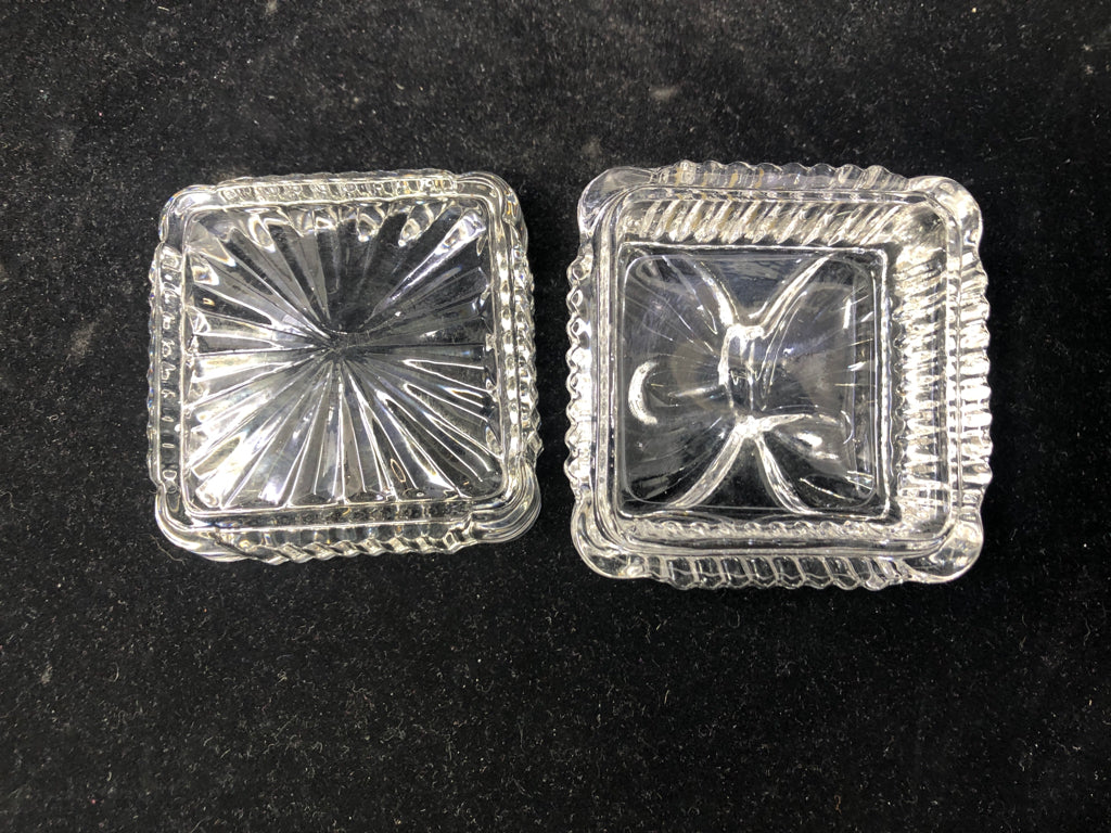 GLASS EMBOSSED BOW TRINKET BOX.