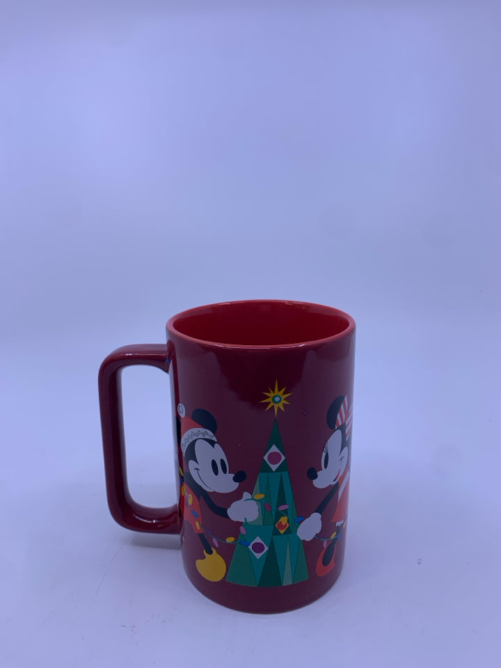 CHRISTMAS MICKEY AND FRIENDS MUG.