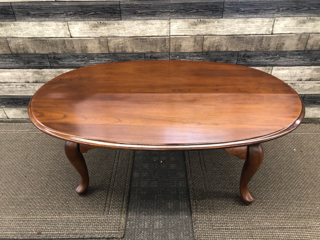 DARK WOOD LOW COFFEE TABLE.