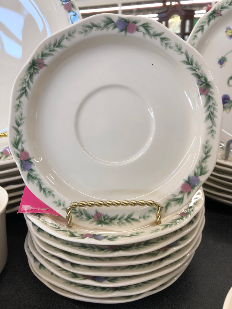 40PC NORITAKE BERRIES/FLORALS DINNER SET SRVC FOR 8.