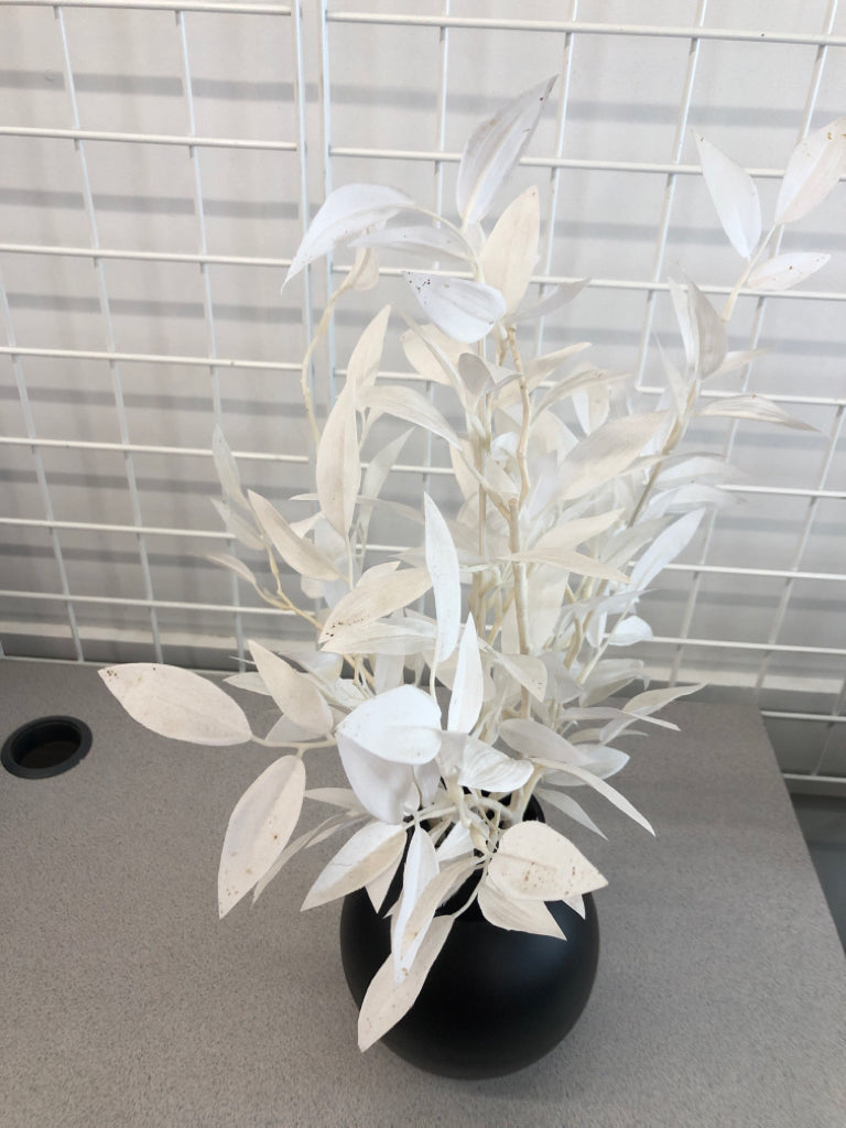 FAUX WHITE PLANT W/ROUND BLACK POT.