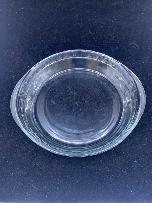 CLEAR GLASS PIE PLATE.