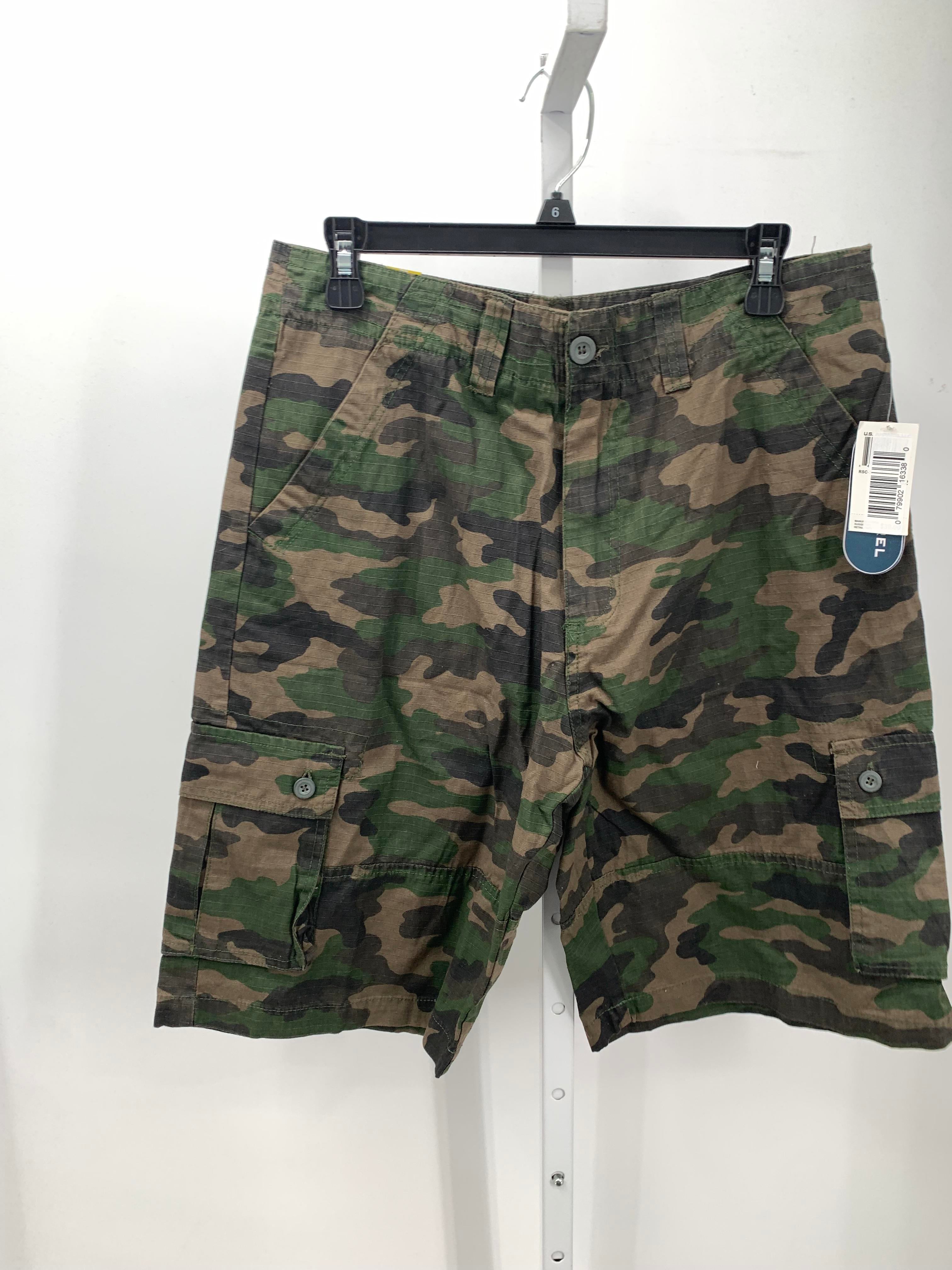 NEW CAMO CARGO SHORTS.