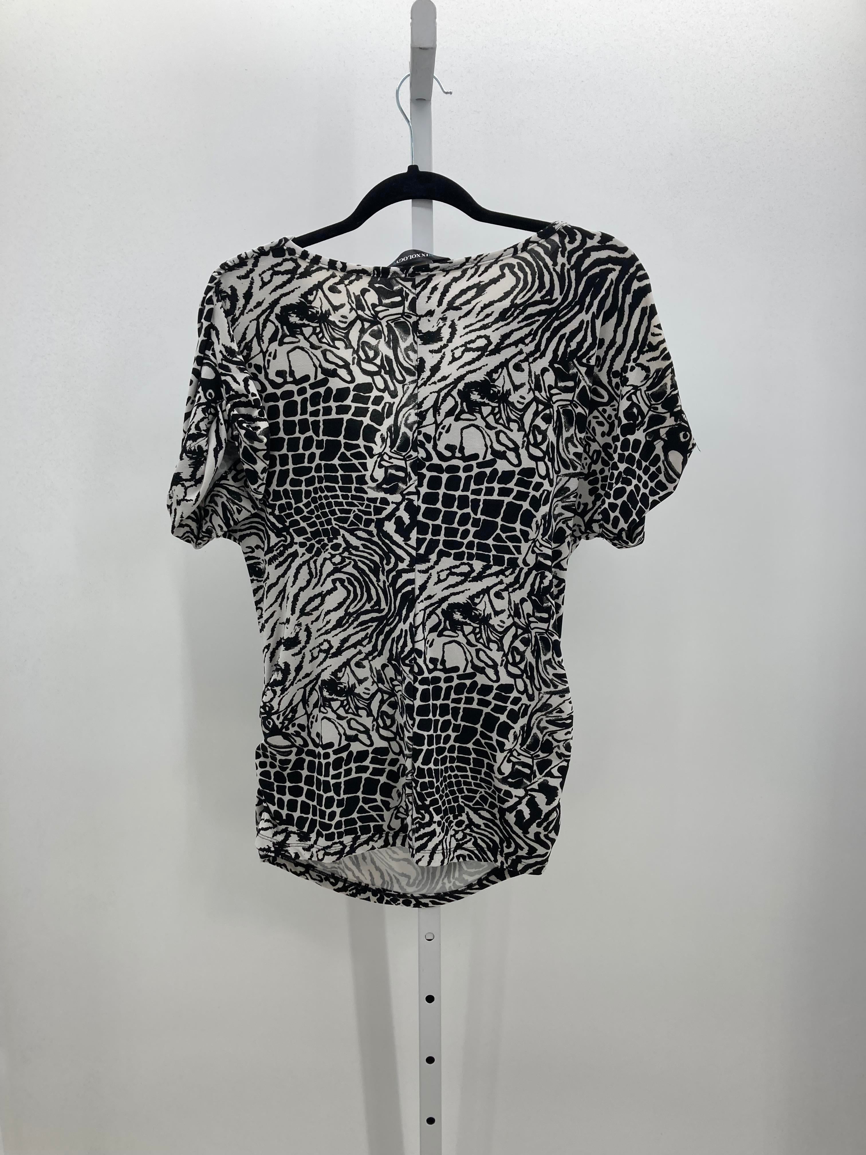 Size Extra Large Misses Short Sleeve Shirt