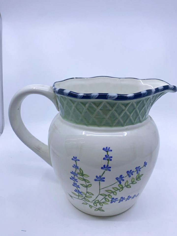 CERAMIC PARSLEY PITCHER.