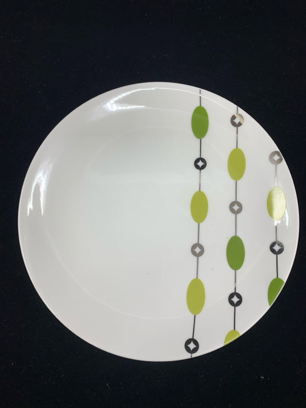 8 GREEN "BEADED GARLAND" LUNCH PLATES.