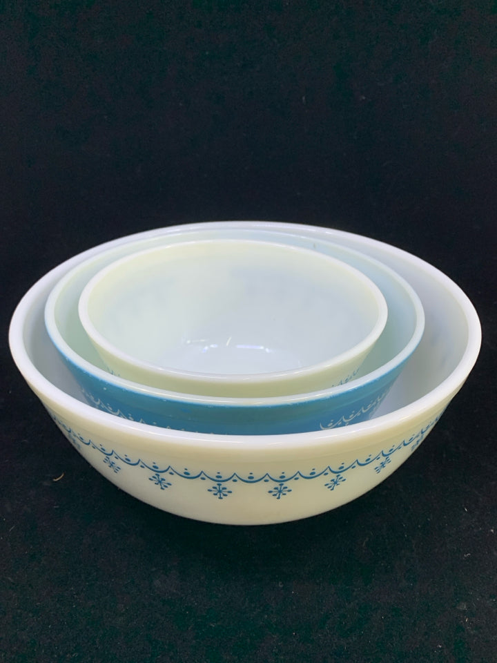 3PC VTG PYREX SNOWFLAKE GARLAND MIXING BOWLS.