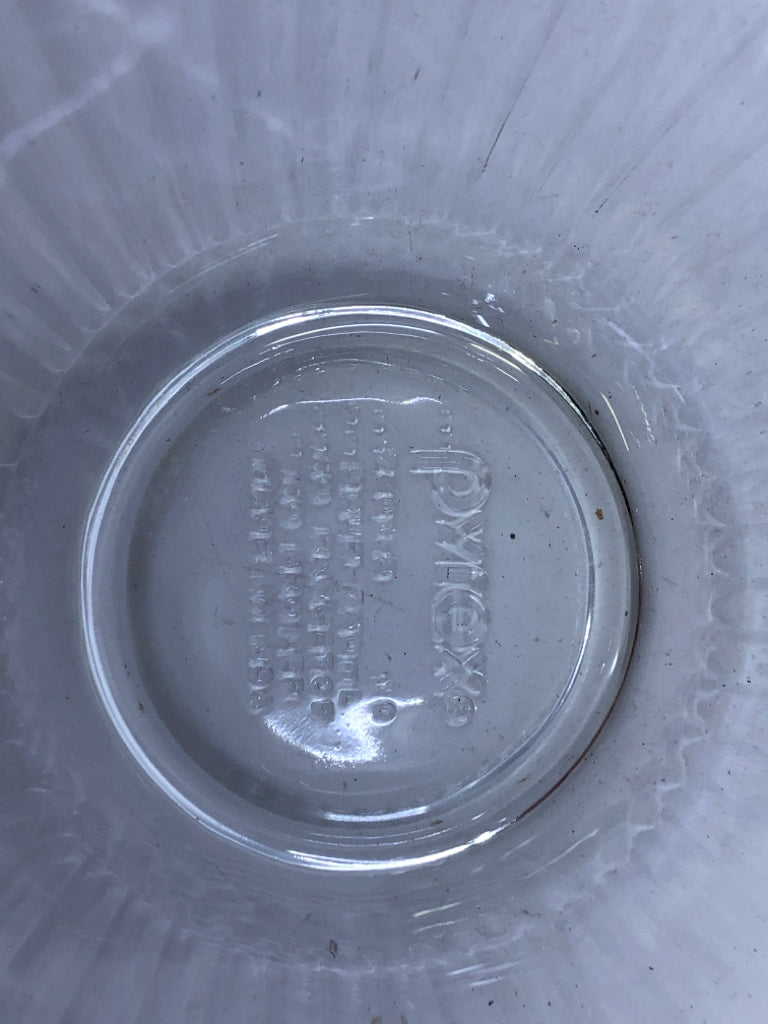4 RIBBED PYREX BOWLS.