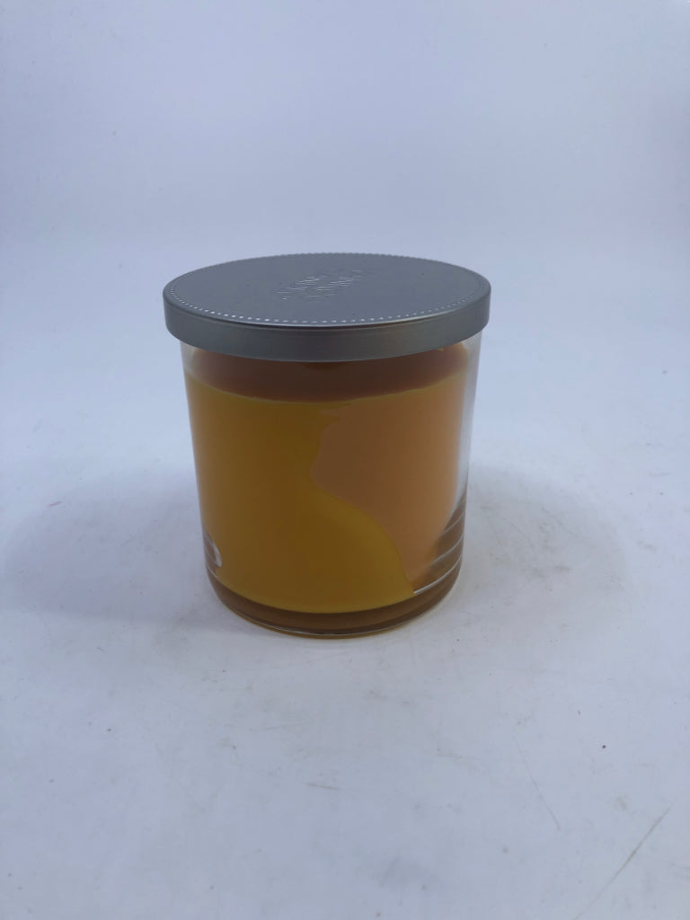 YANKEE CANDLE PEACH MANGO SALSA.