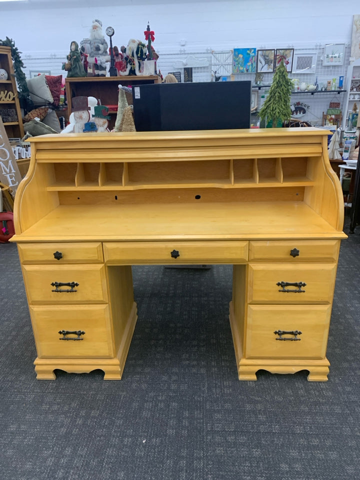 7 DRAWER BLONDE OAK ROLL TOP DESK.