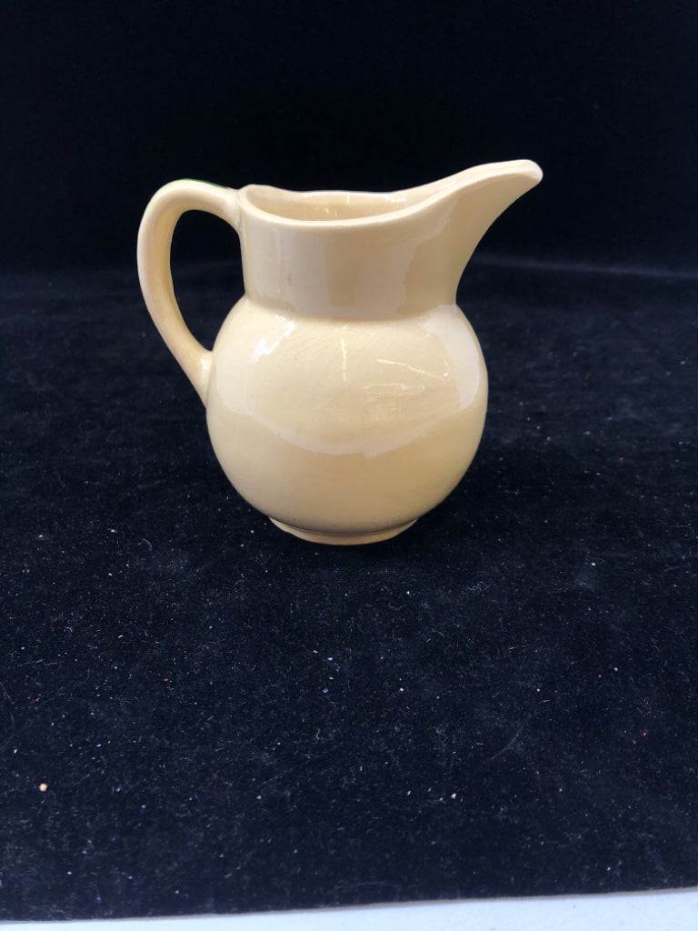 VTG TAN POTTERY CREAMER W APPLE #62.