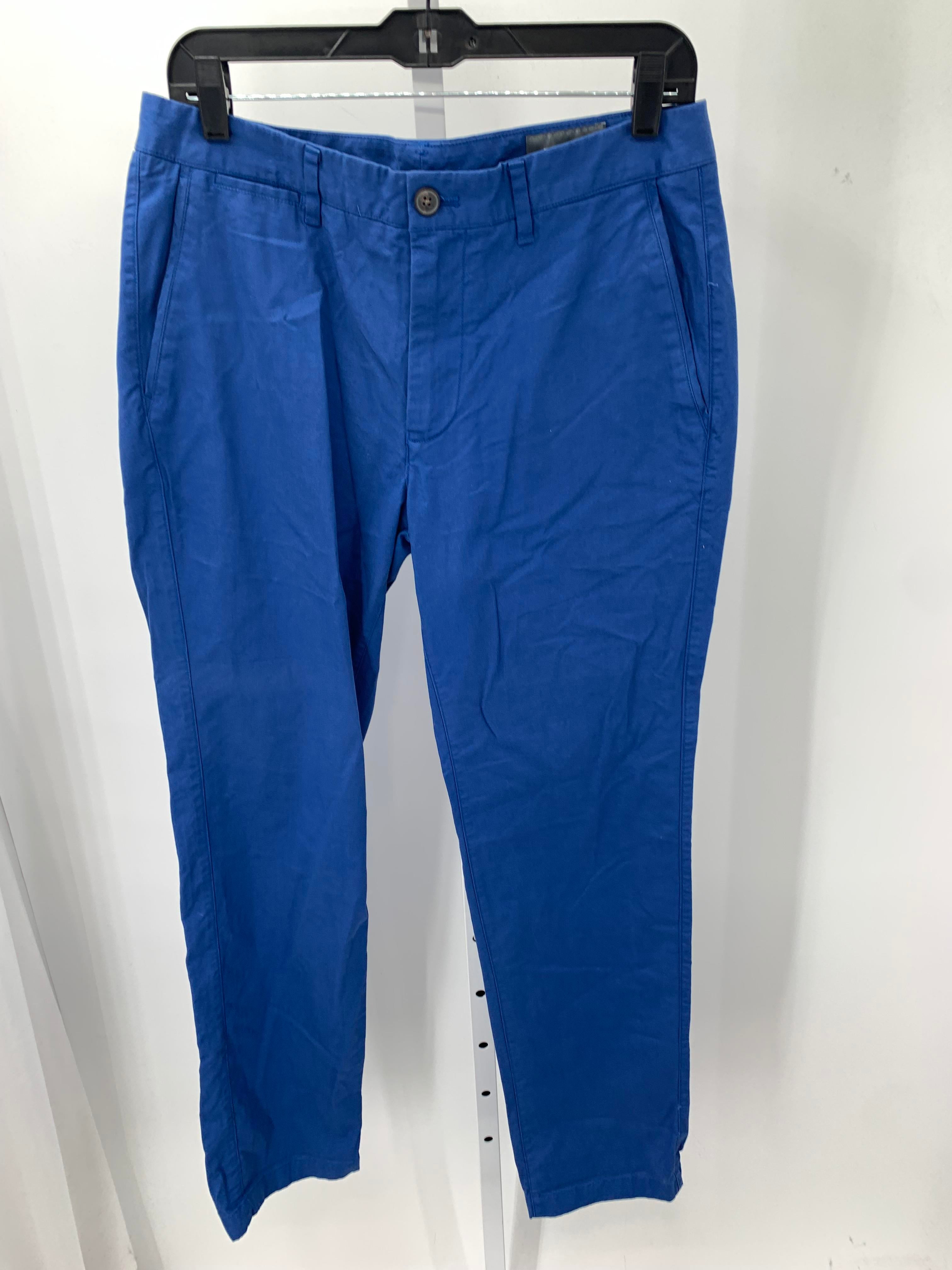 STRAIGHT LEG TROUSERS.