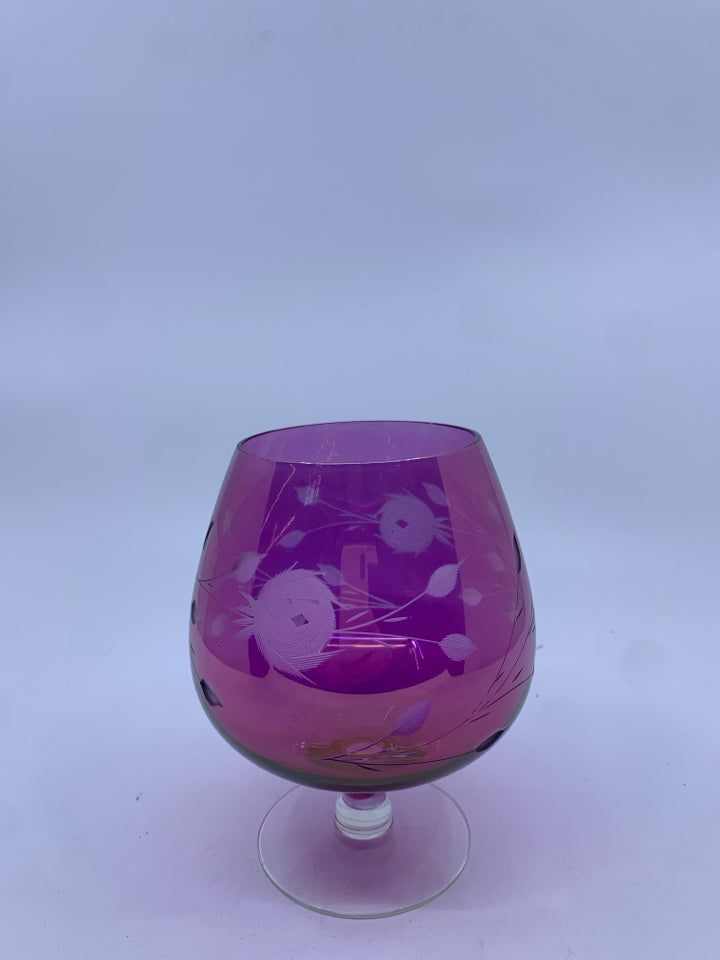 VTG DARK PURPLE IRIDESCENT ETCHED FLORAL FOOTED VASE.