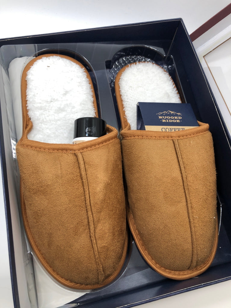 NIB MENS "COFFE & WHISKEY" SLIPPER COLLECTION - SIZE 42.