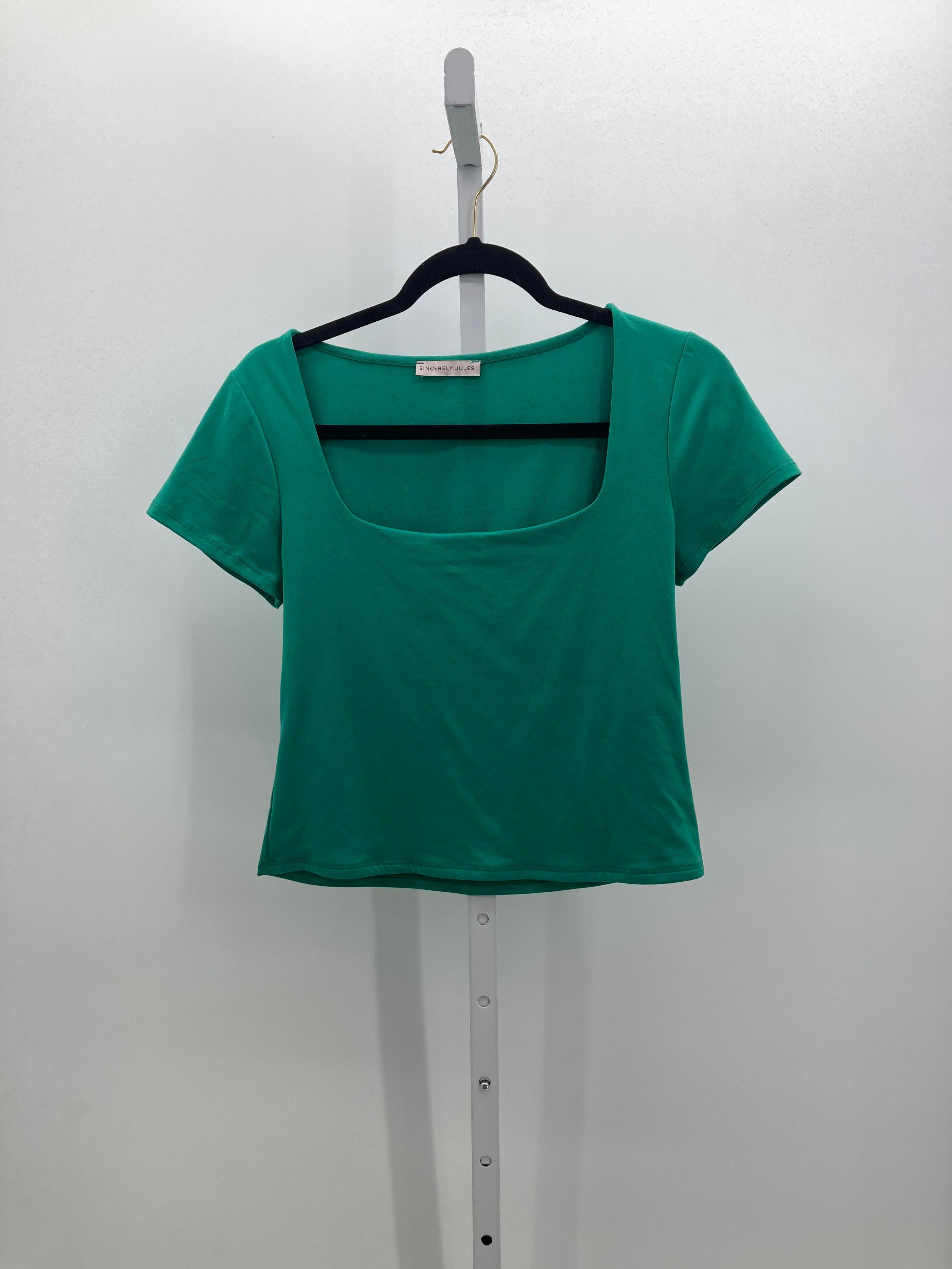 Size Large Juniors Short Sleeve Shirt